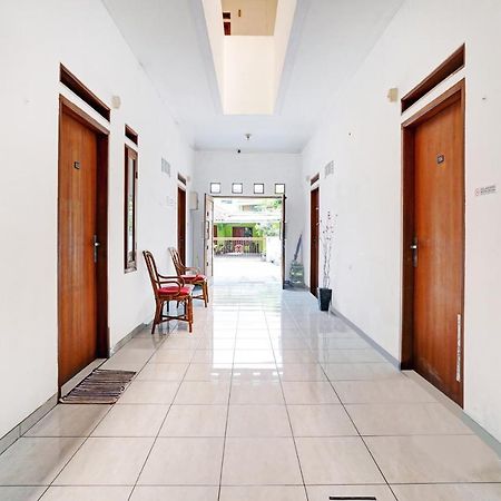 Oyo 1932 Srimahi Residence Bandung Exterior foto