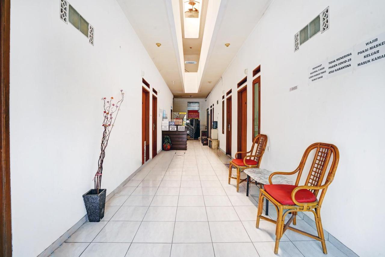 Oyo 1932 Srimahi Residence Bandung Exterior foto